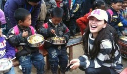 吃瓜明星娱乐八卦群微博,揭秘“吃瓜明星”娱乐八卦群微博背后的故事